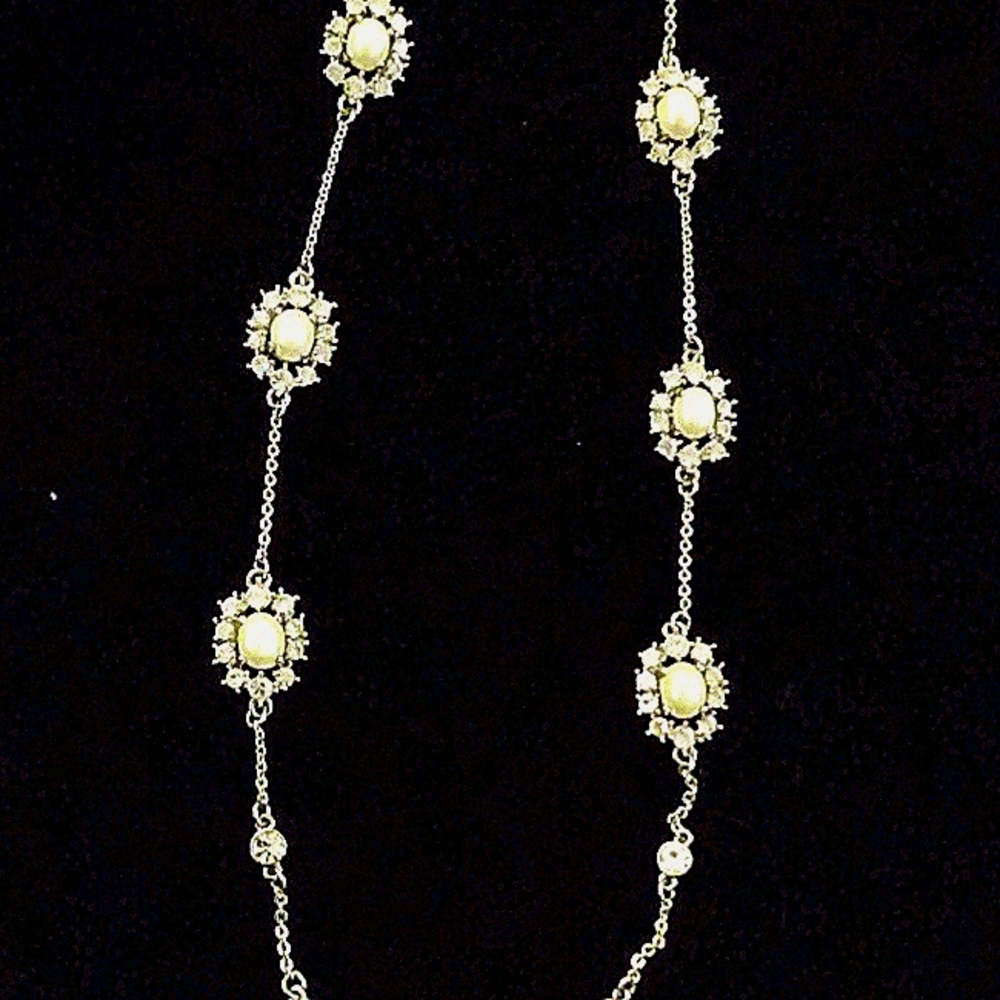 Anne Taylor gold necklace with pearl and rhinstone